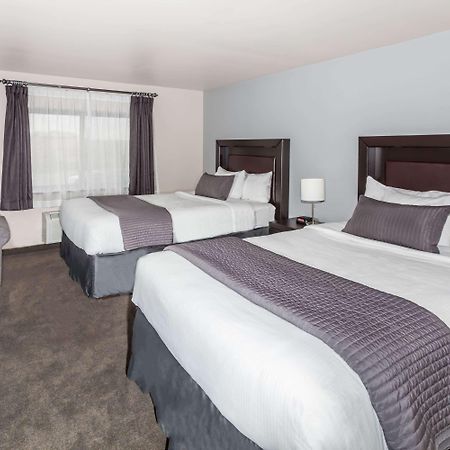 Baymont By Wyndham Glenview Hotel Екстериор снимка