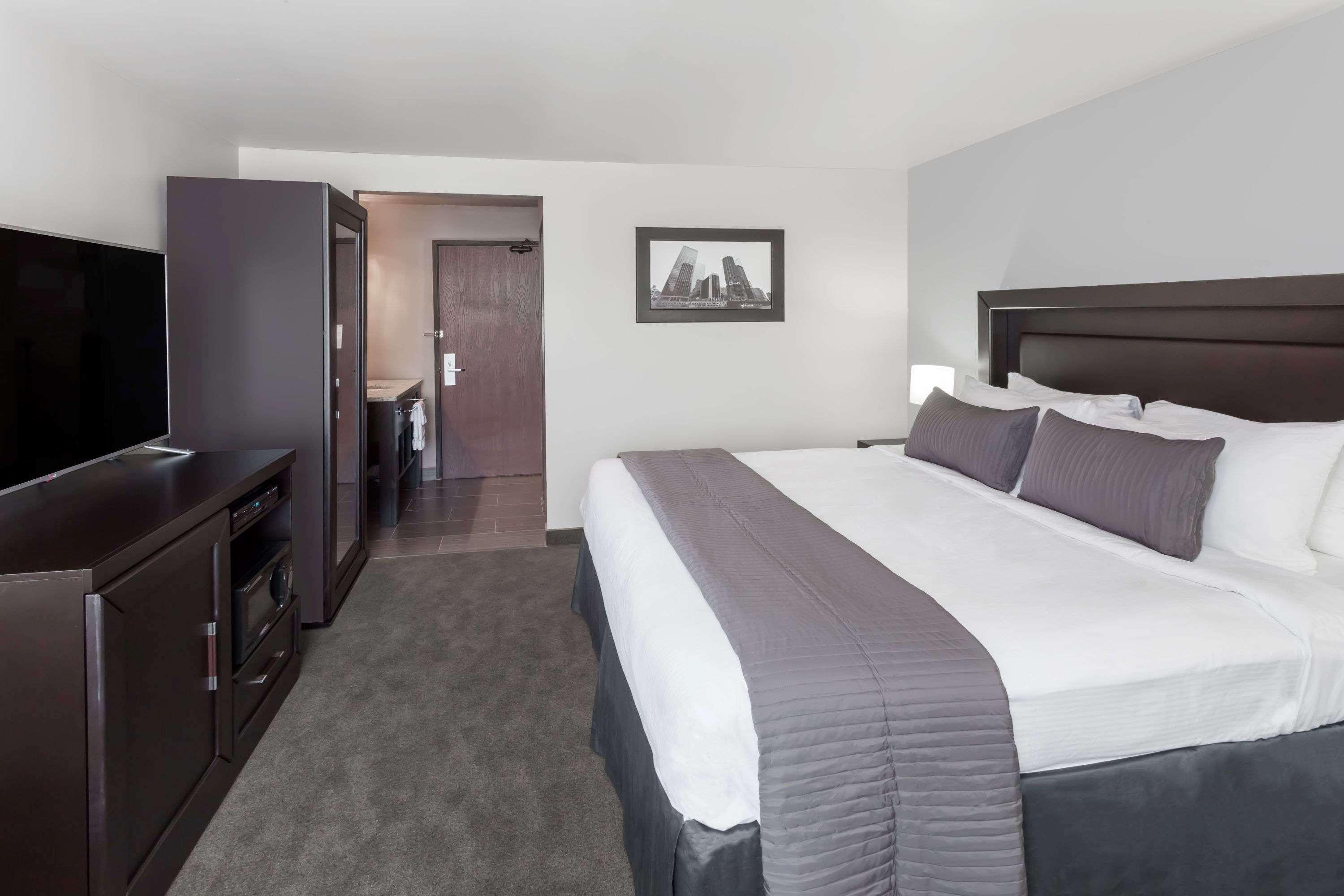 Baymont By Wyndham Glenview Hotel Екстериор снимка